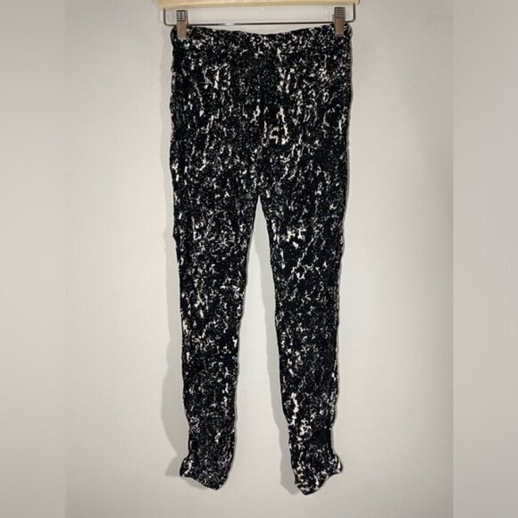 Revolve Enza Costa Lounge Pant in Chalk Print size 1 - Picture 5 of 8